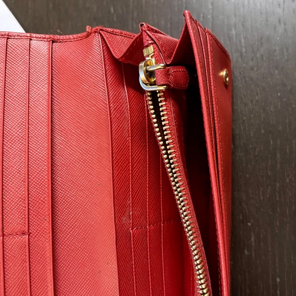 Authentic PRADA Wallet 1M1132 - Portaf Patt Lunga Fuoco - Saffiano Red Leather - Picture 3 of 11